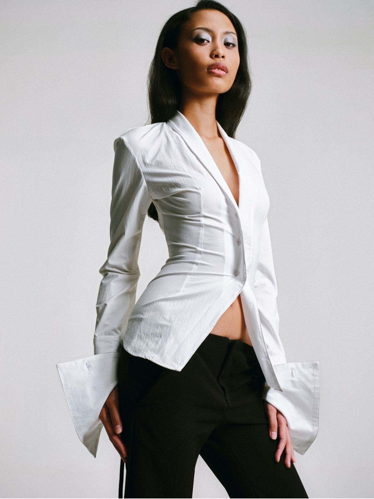 WHITE KEBAYA WITH CORSET DETAIL