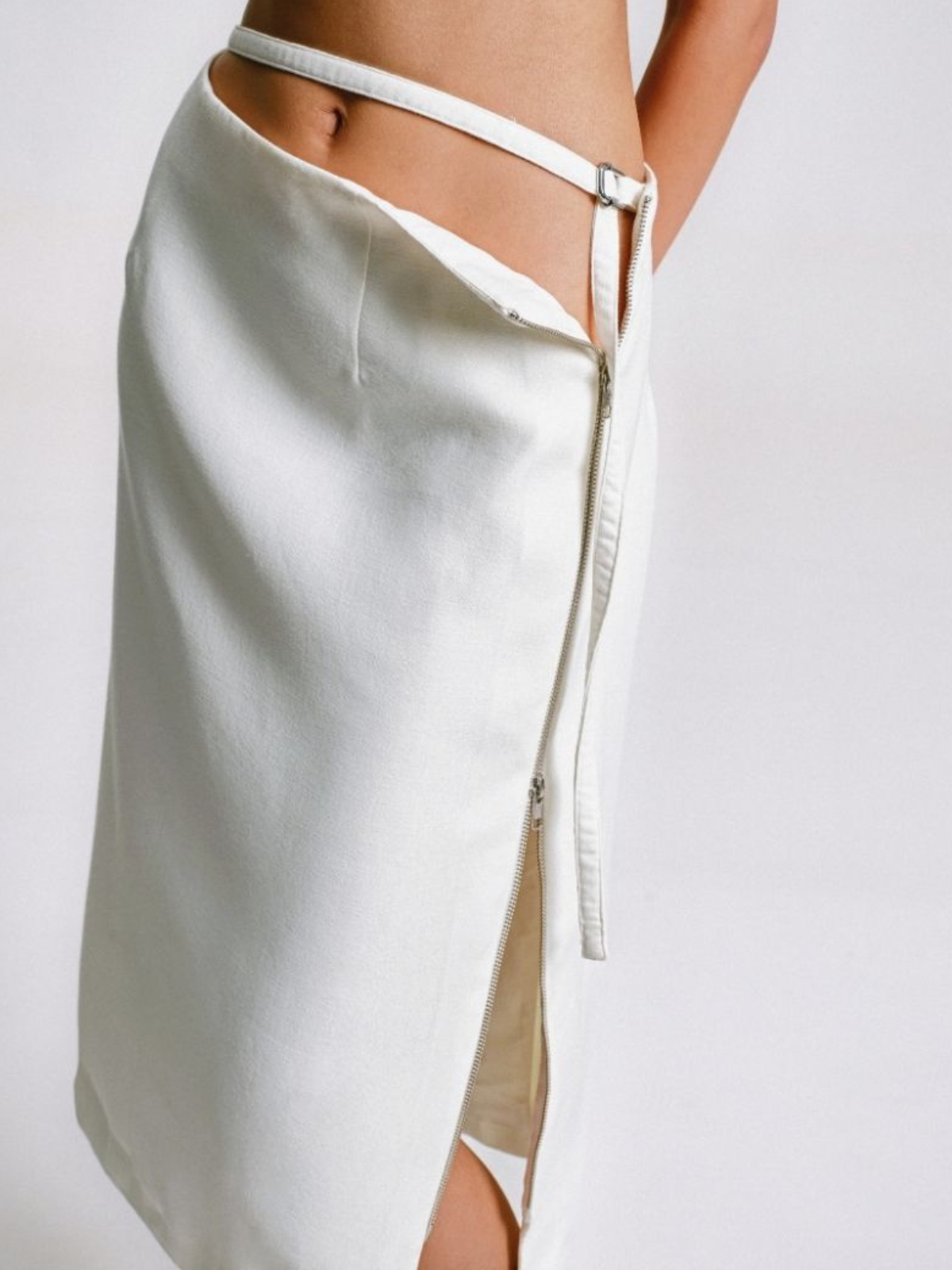 PENCIL SKIRT WITH STENCIL DETAILS
