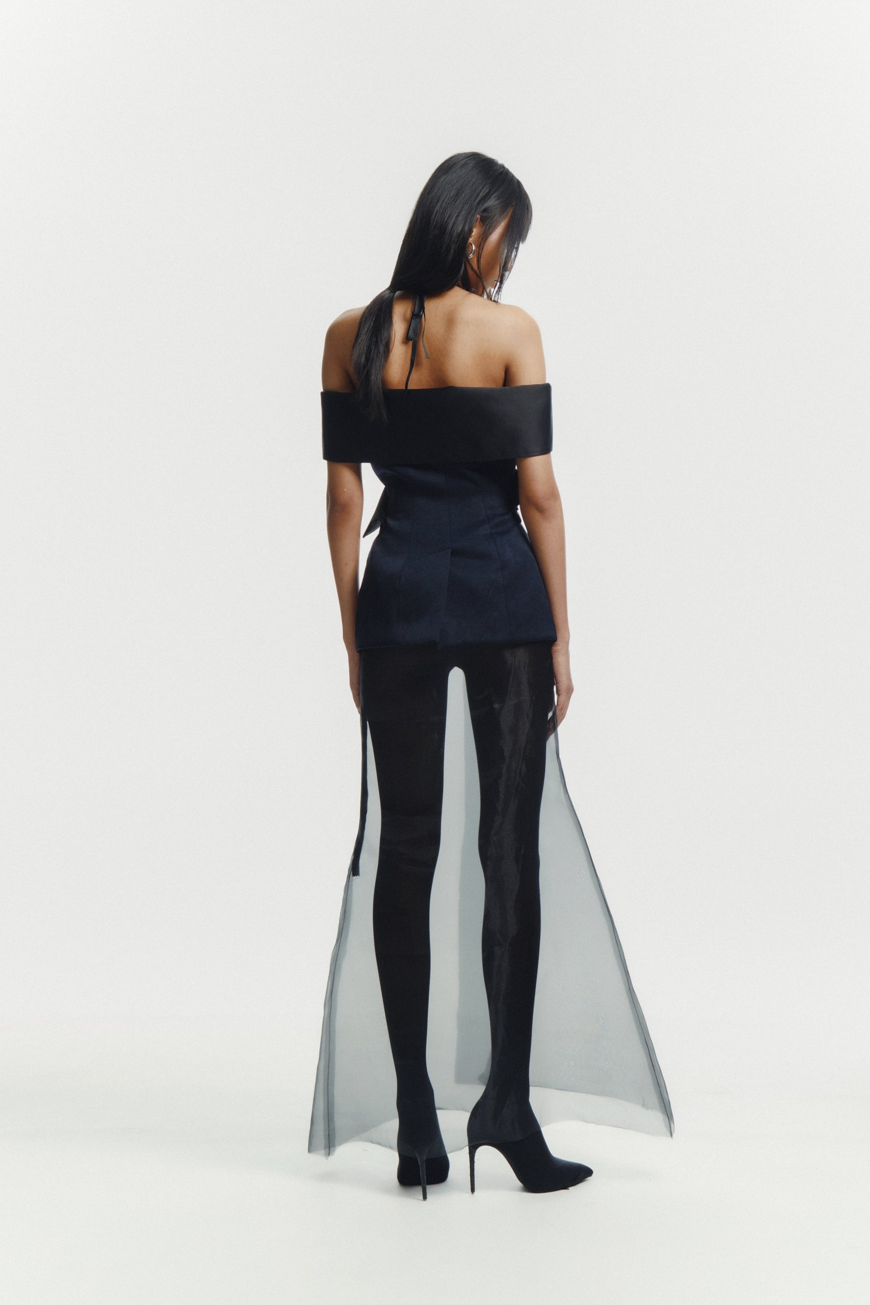 BLACK TAILORED TUBE TOP