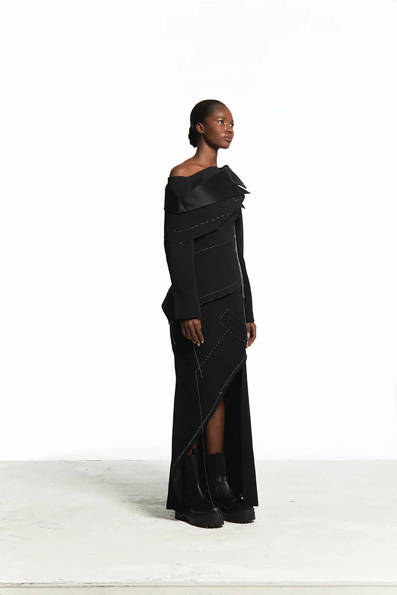 DECONSTRUCTED BLACK TOP WITH DISTRESSED HANDSTITCH