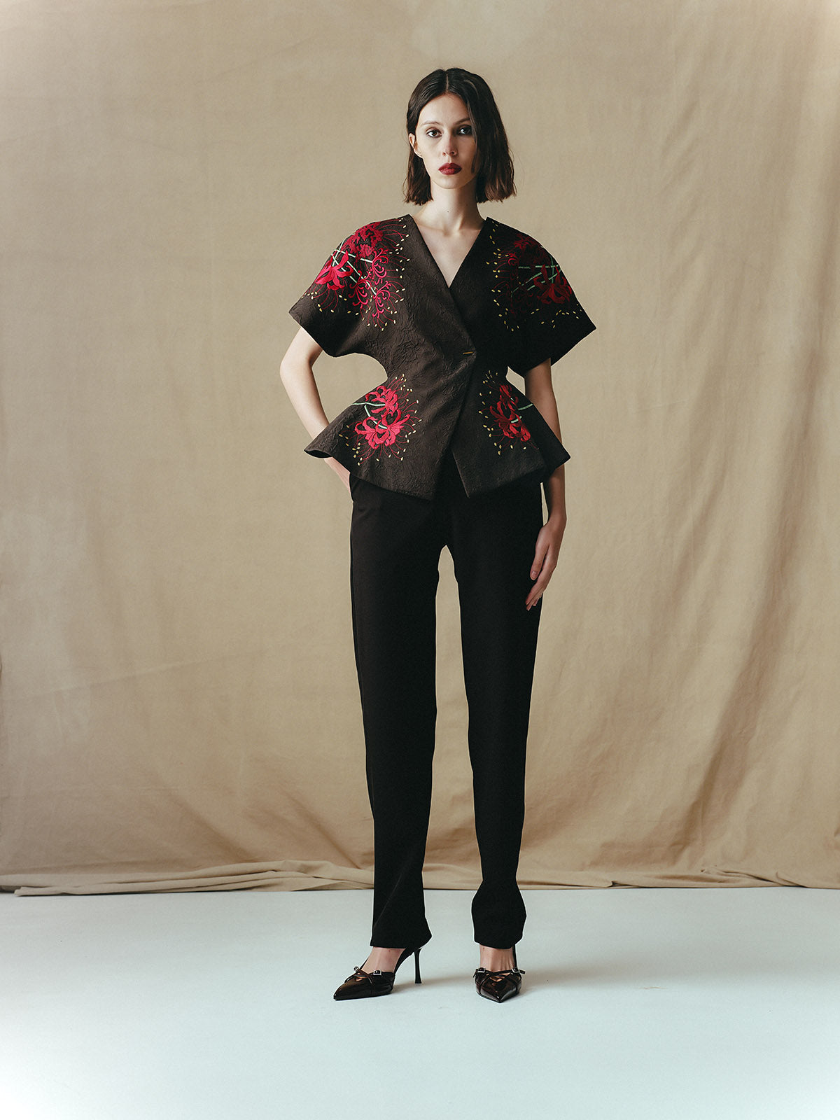 SIGNATURE EMBROIDERED KIMONO