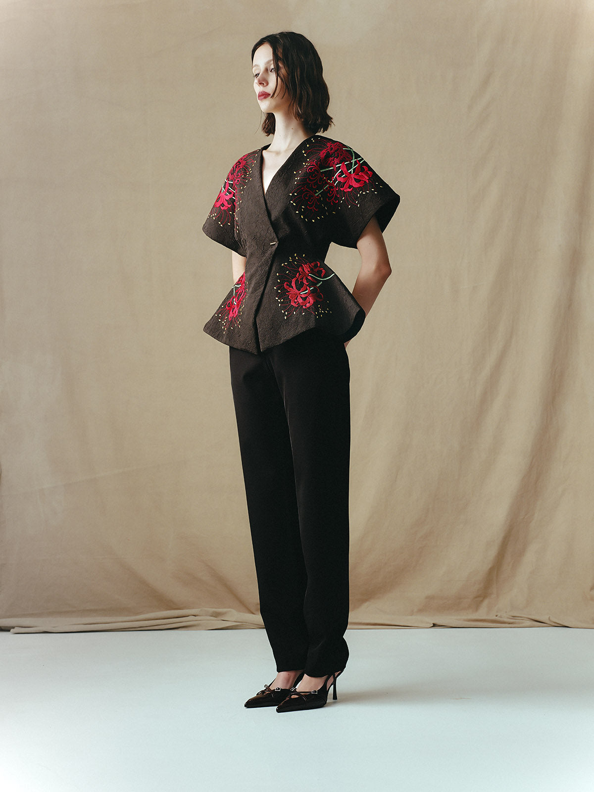 SIGNATURE EMBROIDERED KIMONO