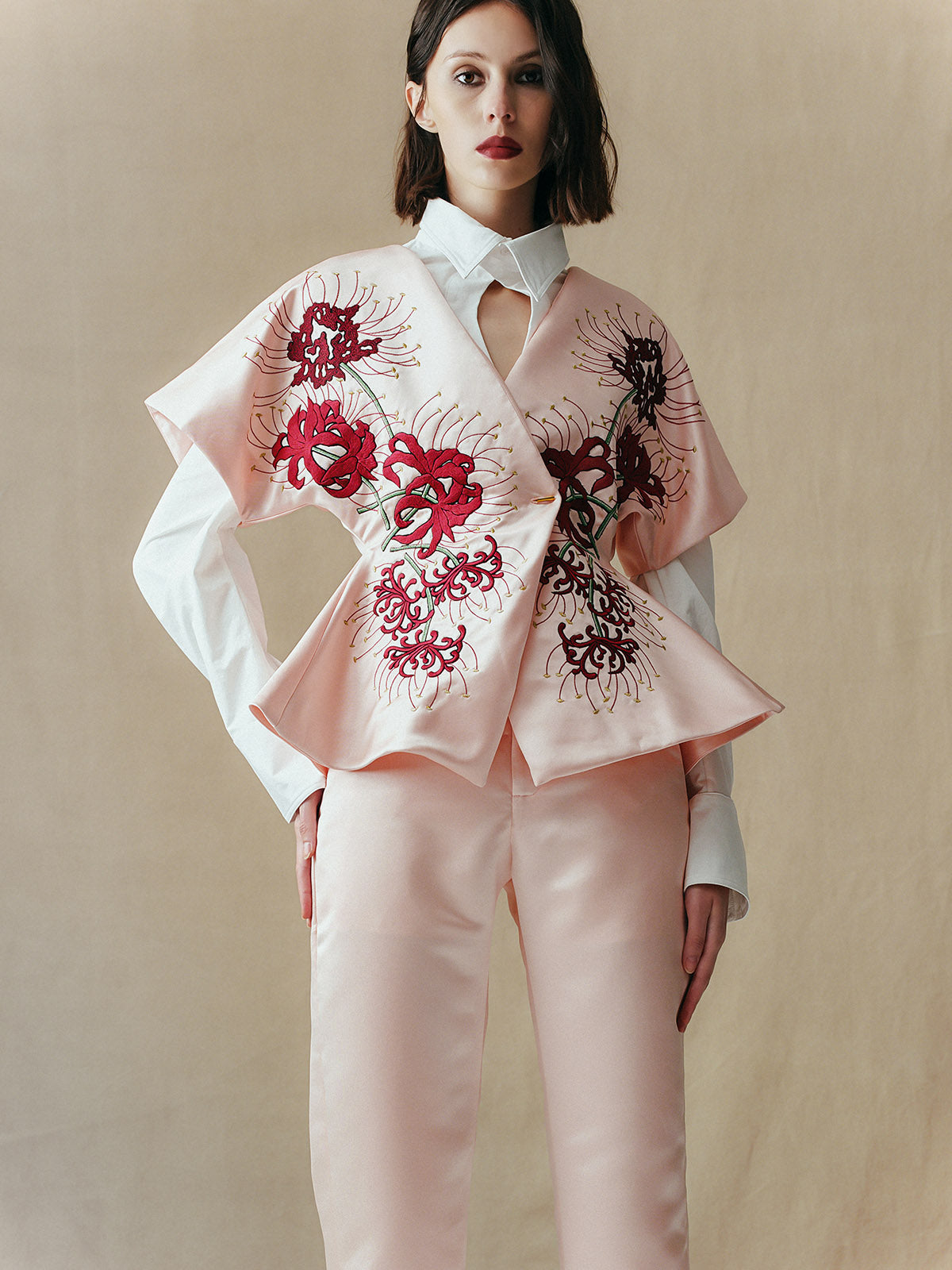 SIGNATURE EMBROIDERED KIMONO