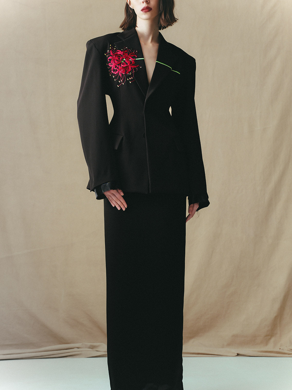 CLASSIC TAILORED SUIT WITH EMBROIDERY