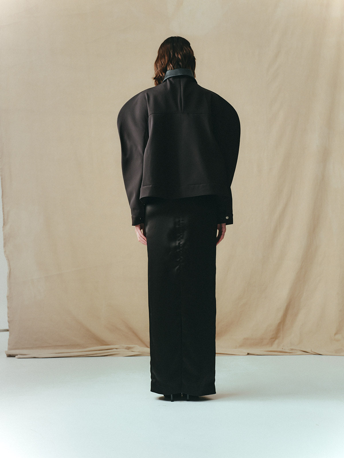 ROUNDED BLACK BLOUSON WITH LEATHER COLLAR